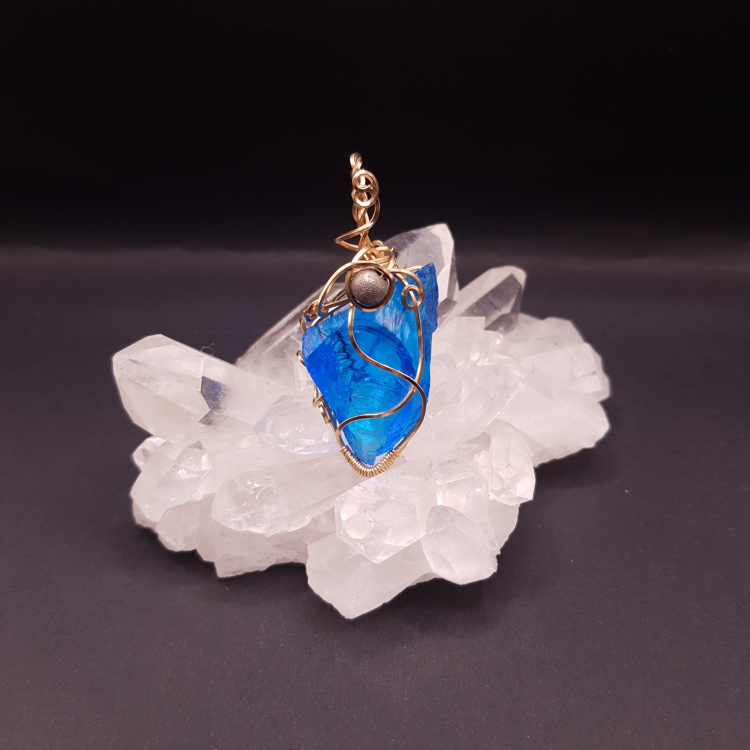 Raggio Blu – Ciondolo Cristallo Andara Blu Brillante Originale Oro 14K – Alta Vibrazione, Attivazione DNA