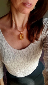 Lady Venus Andara Pink Angel Pendant 18k Gold