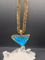 Rayon Bleu – Pendentif Cristal Andara Bleu Brillant Plaqué Or – Haute Vibration, Activation ADN