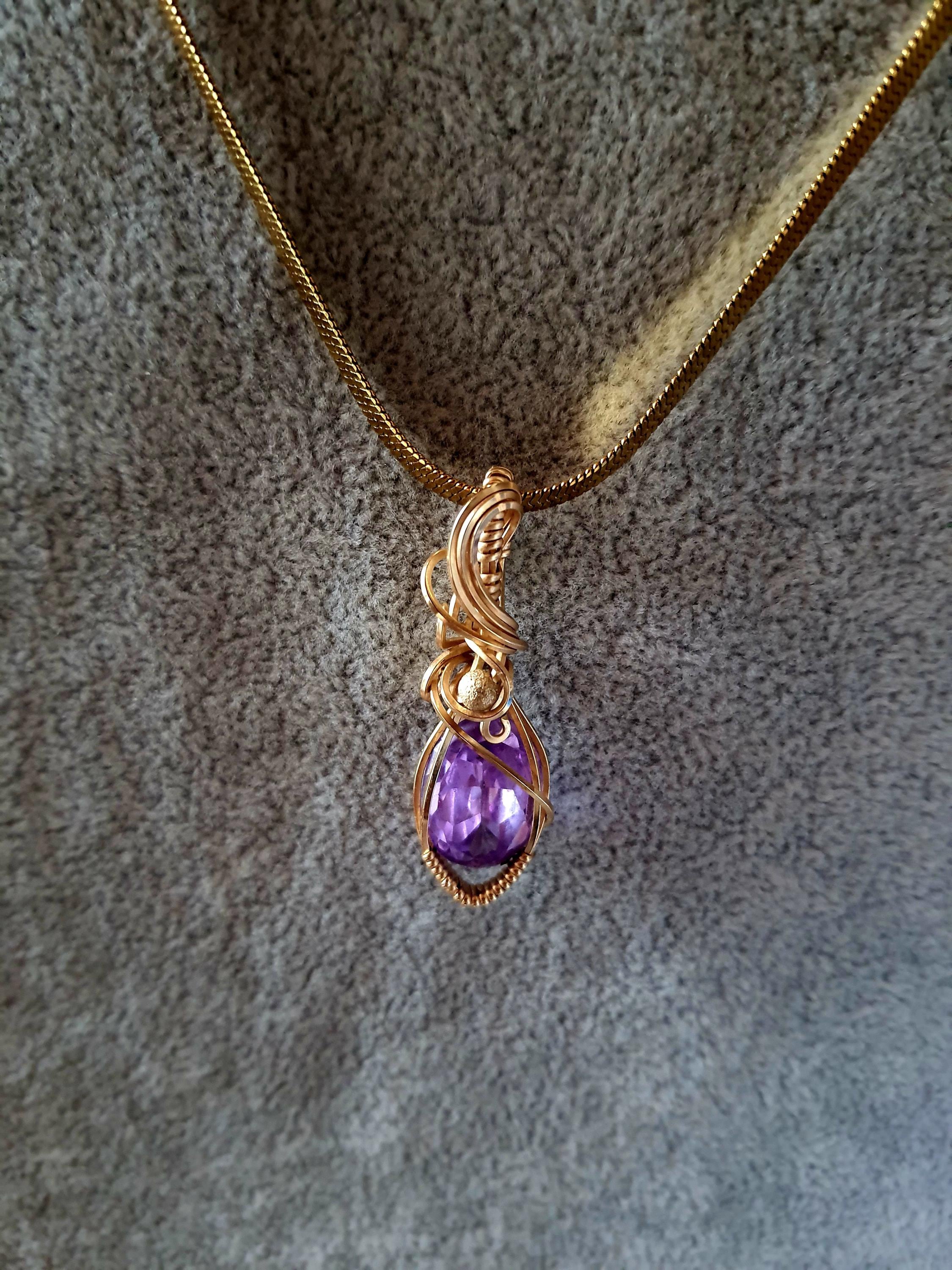 Pendente Andara  Amethyst Violet Flame Oro 14k Taglio Diamante – Attivazione DNA