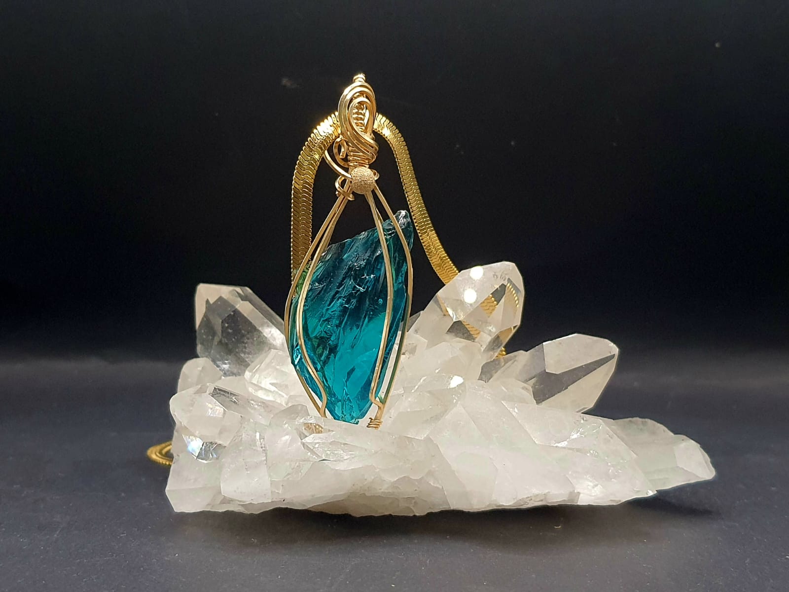 Ciondolo con Cristallo Andara Oro 14K – Blu Verde Oceano – Attivazione DNA